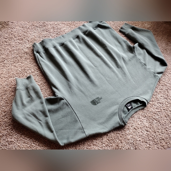 The North Face Men's Balsam Green Crewneck - Picture 6 of 10